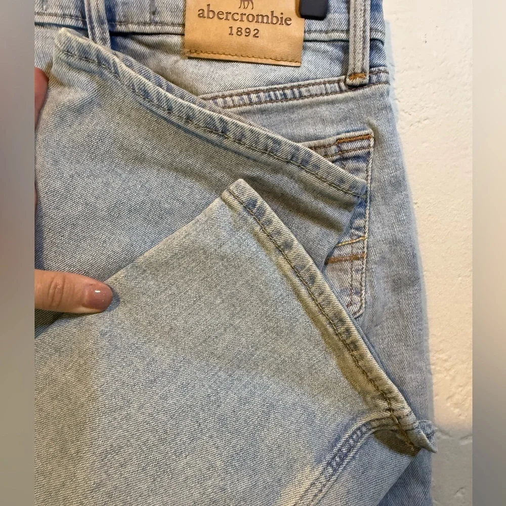 Abercrombie Kids Light Blue Boot Cut Denim jeans Size 9/10